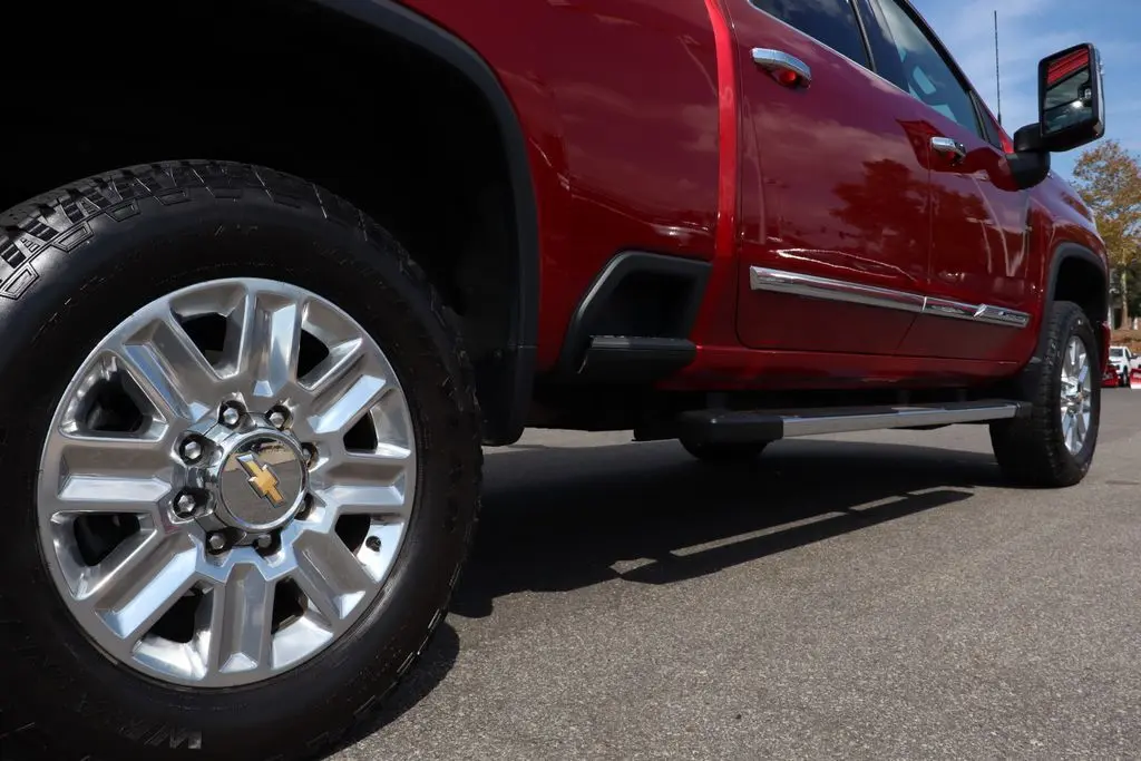 2025 Chevrolet Silverado 2500HD High Country photo 44