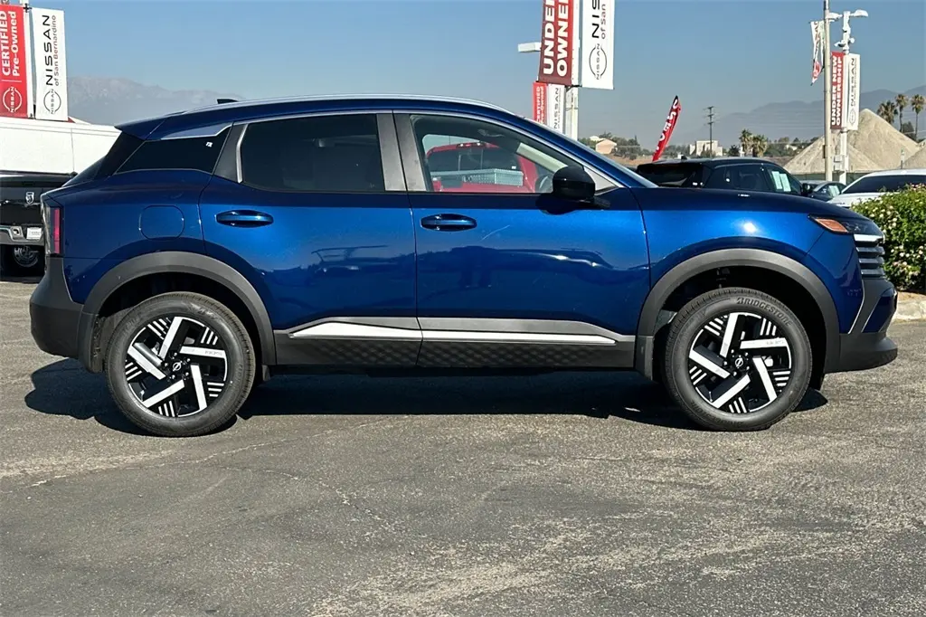 2026 Nissan Kicks SV photo 2