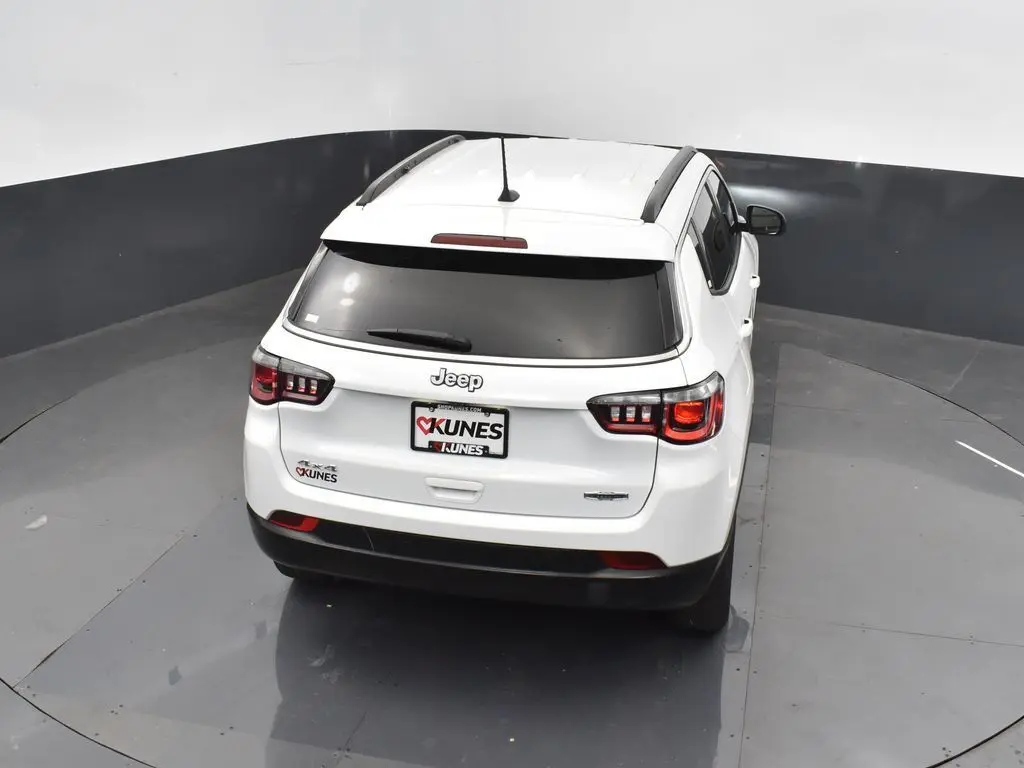 2023 Jeep Compass Latitude photo 26