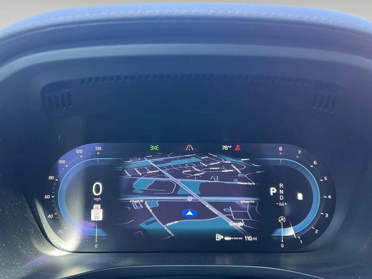 2022 Volvo - image 2