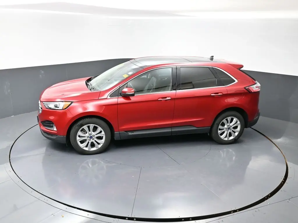 2021 Ford Edge Titanium photo 38