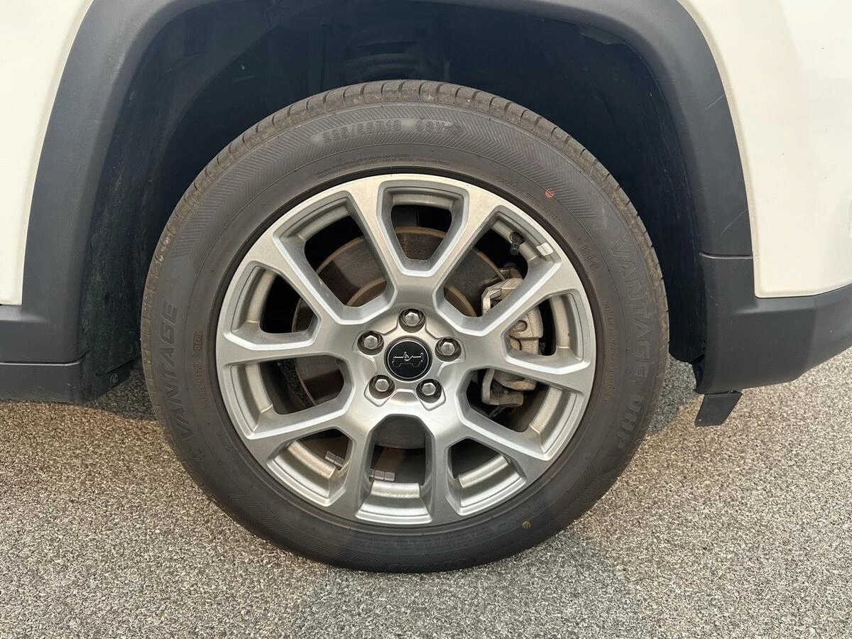 2025 Jeep Compass Limited - Photo 16