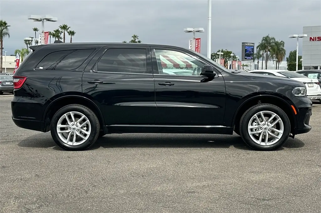 2023 Dodge Durango GT photo 2