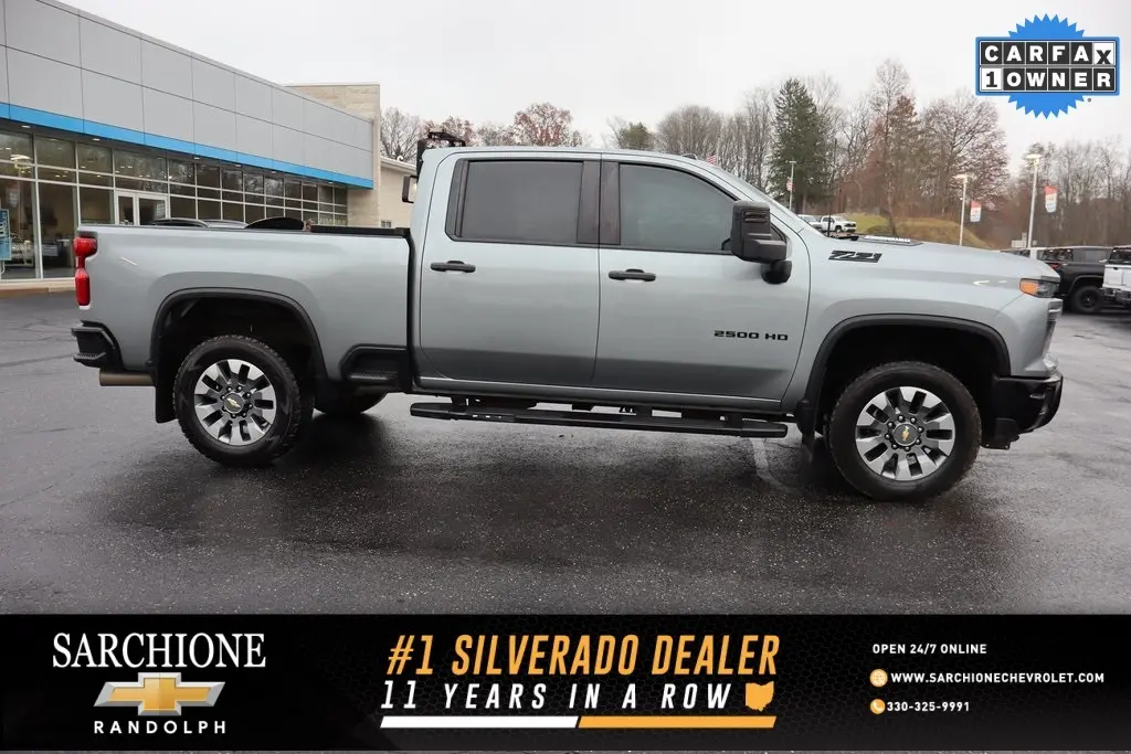 2024 Chevrolet Silverado 2500HD Custom's photo