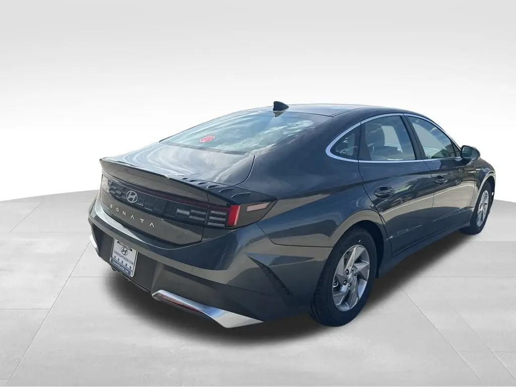 2026 Hyundai Sonata SE photo 6