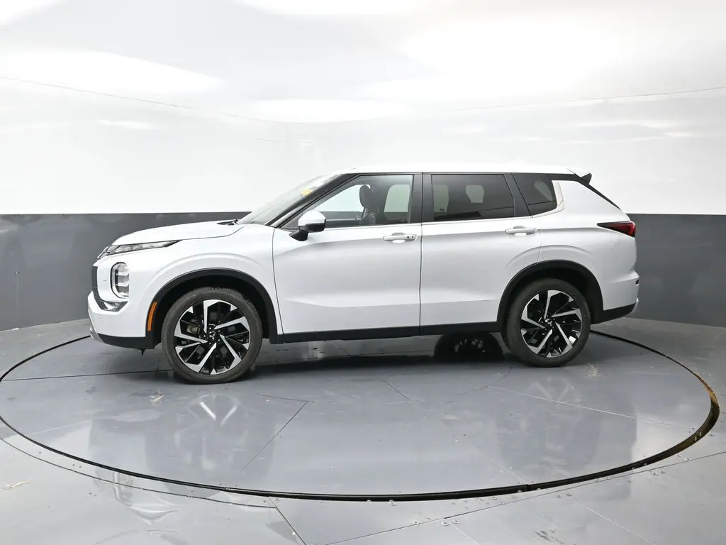 2024 Mitsubishi Outlander SE Ralliart photo 4