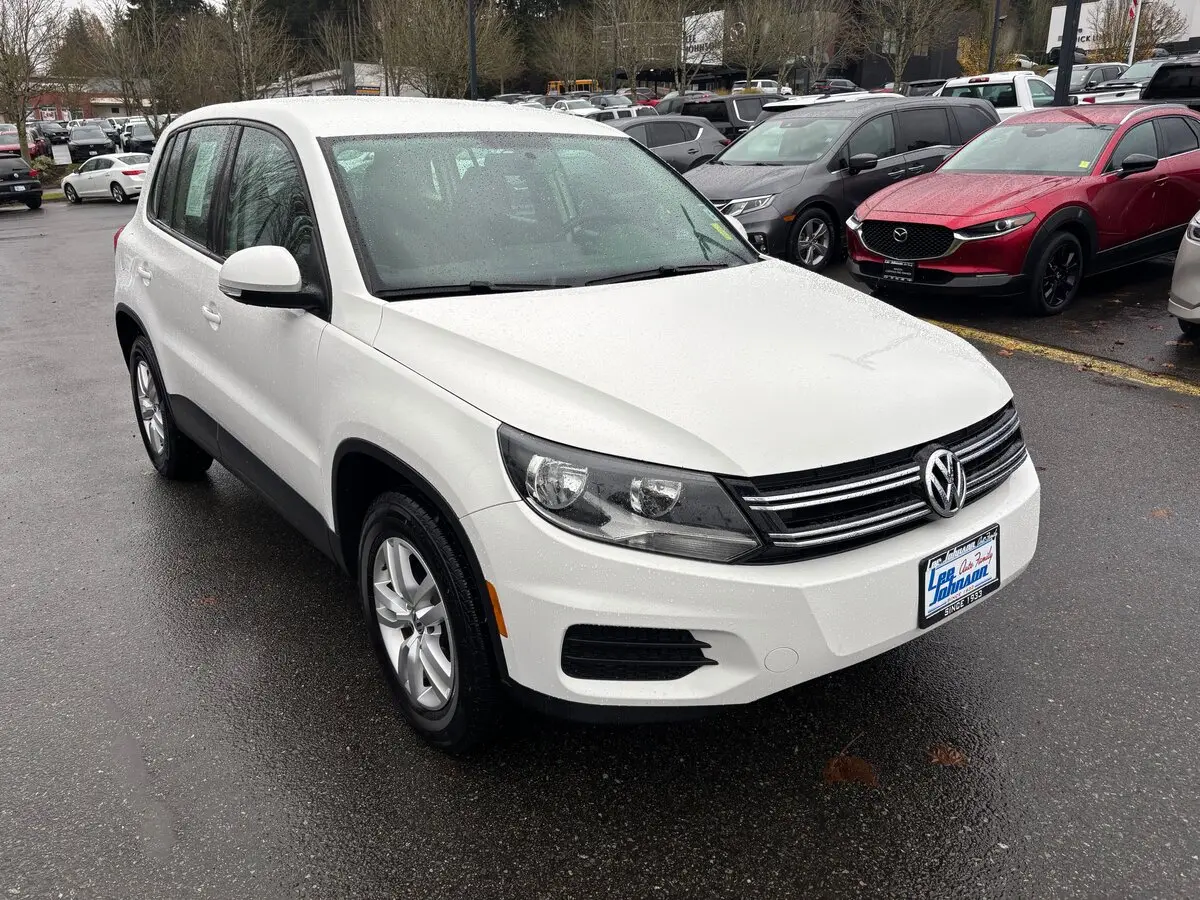 2013 Volkswagen Tiguan SEL photo 2