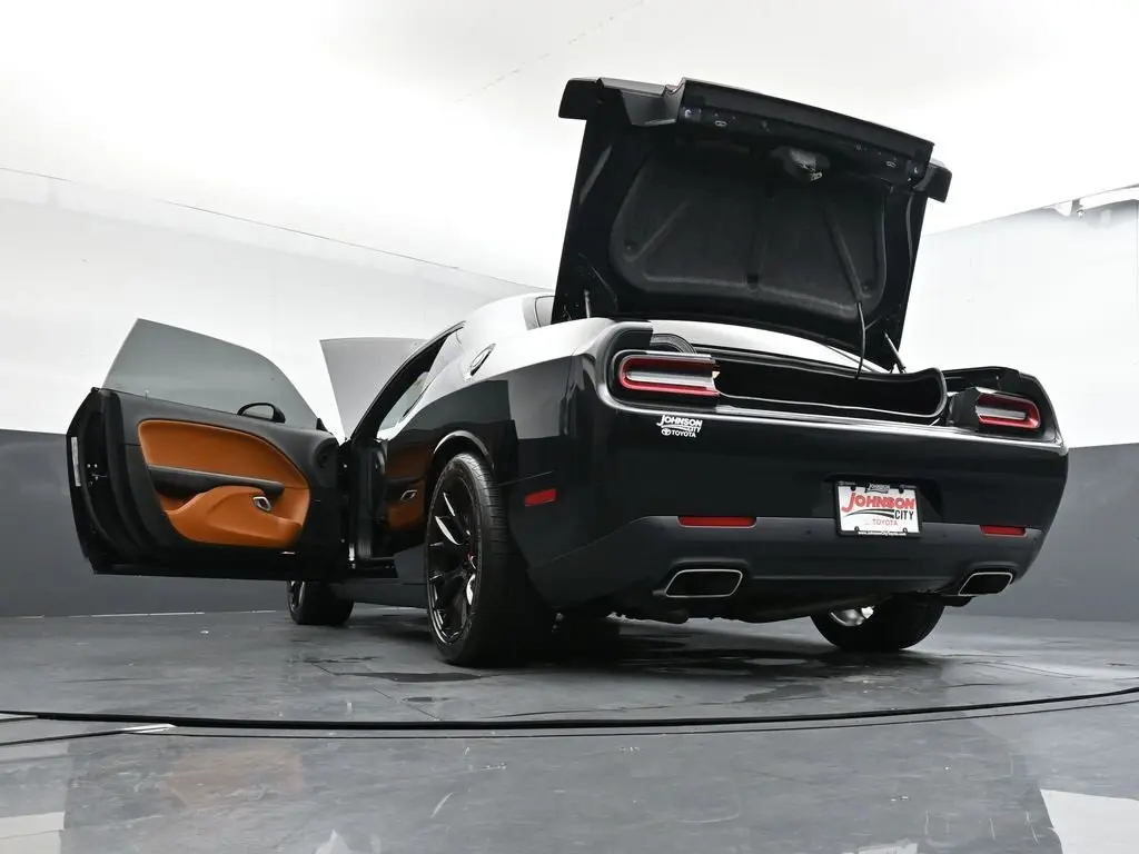 2016 Dodge Challenger SRT8 392 photo 36