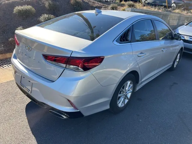 2019 Hyundai Sonata SE photo 4