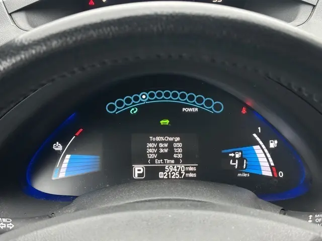 2013 Nissan Leaf SL photo 12