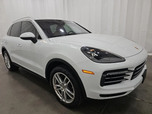 2023 Porsche Cayenne Platinum Edition's photo