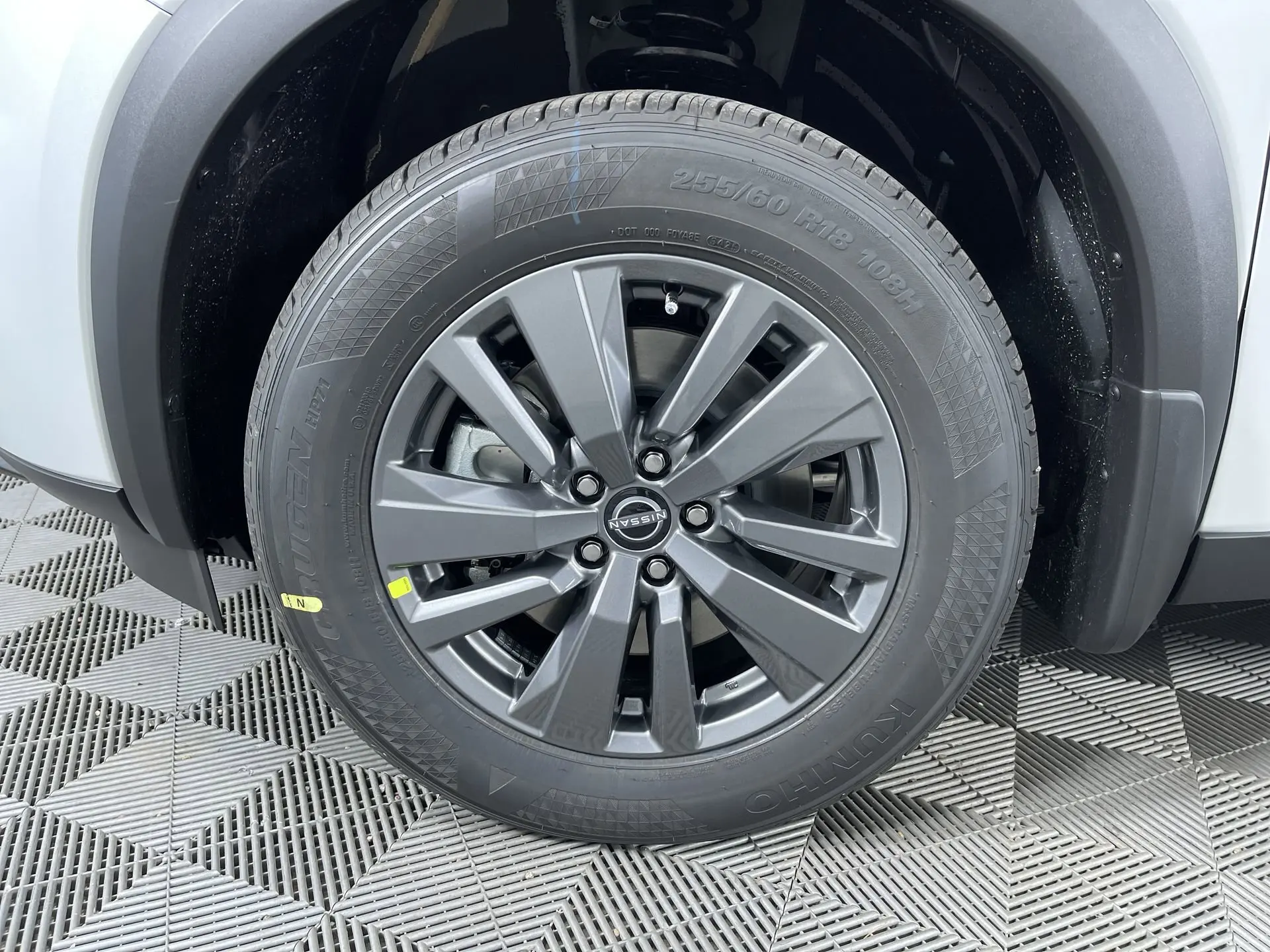2025 Nissan Pathfinder SV photo 20