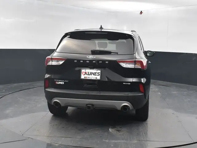 2022 Ford Escape Titanium photo 6