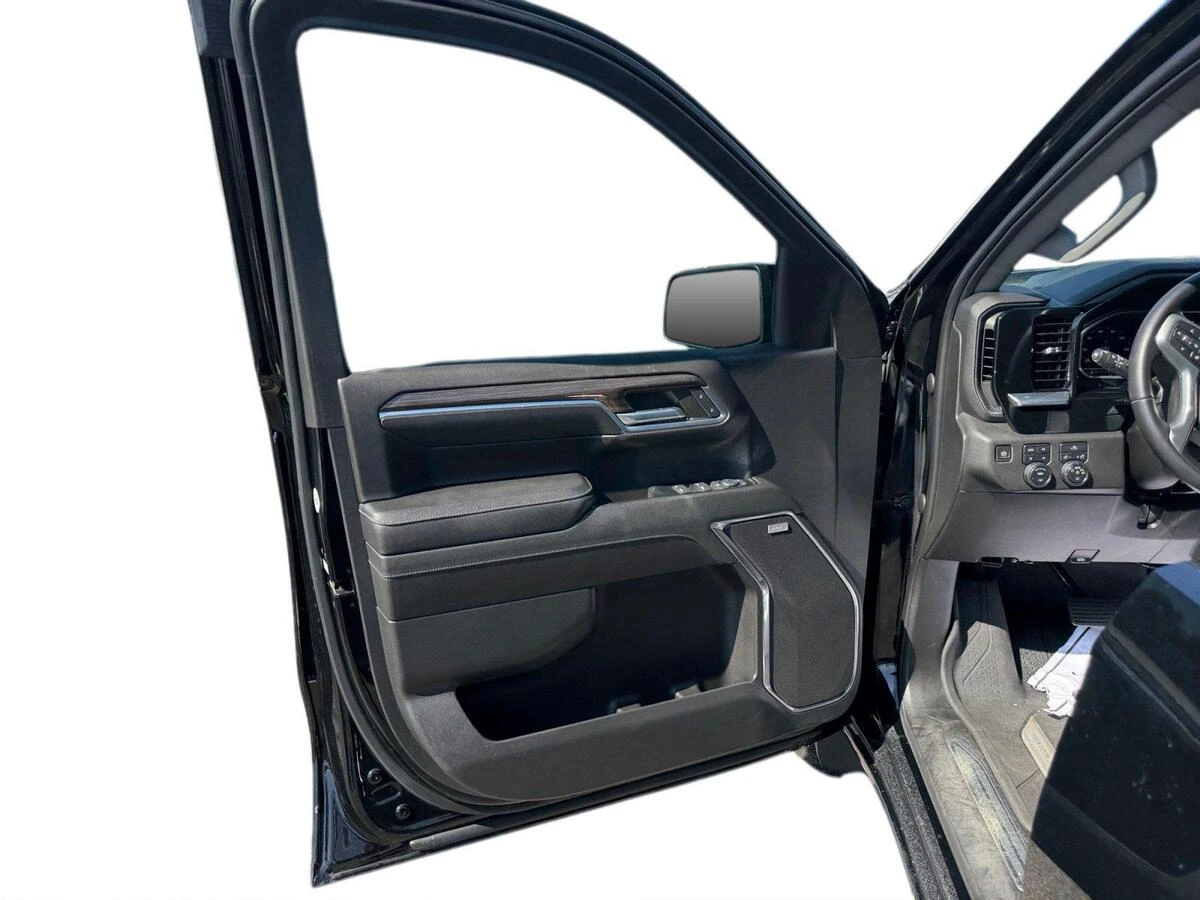 2023 Chevrolet Silverado 1500 RST - Photo 17