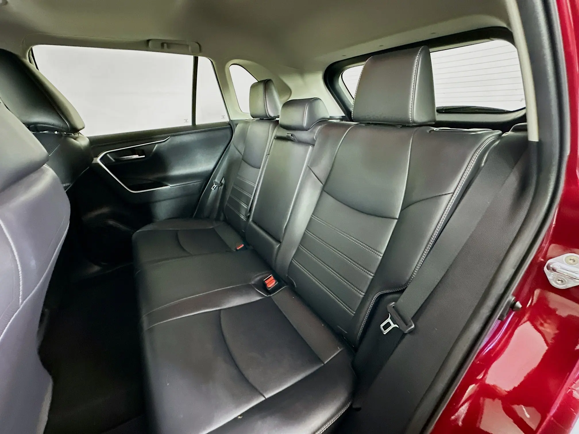 2020 Toyota RAV4 Limited photo 10