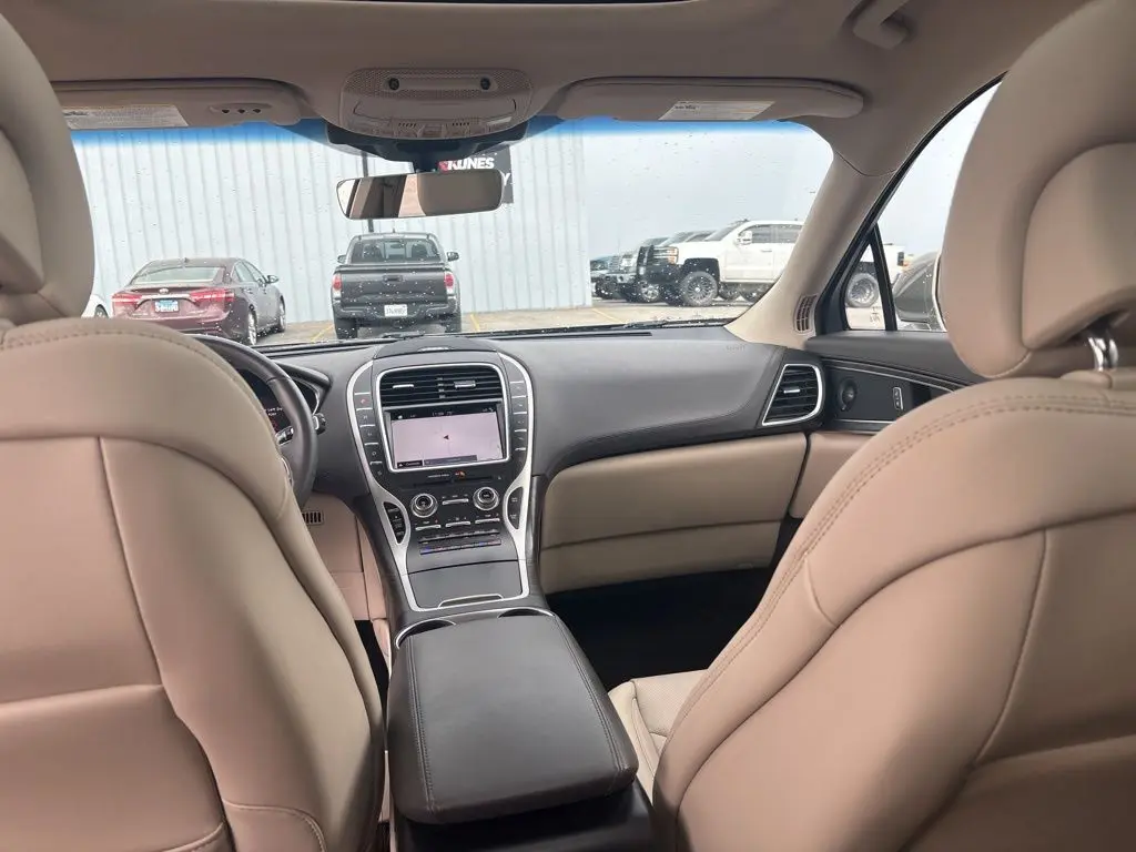 2019 Lincoln Nautilus Reserve photo 32