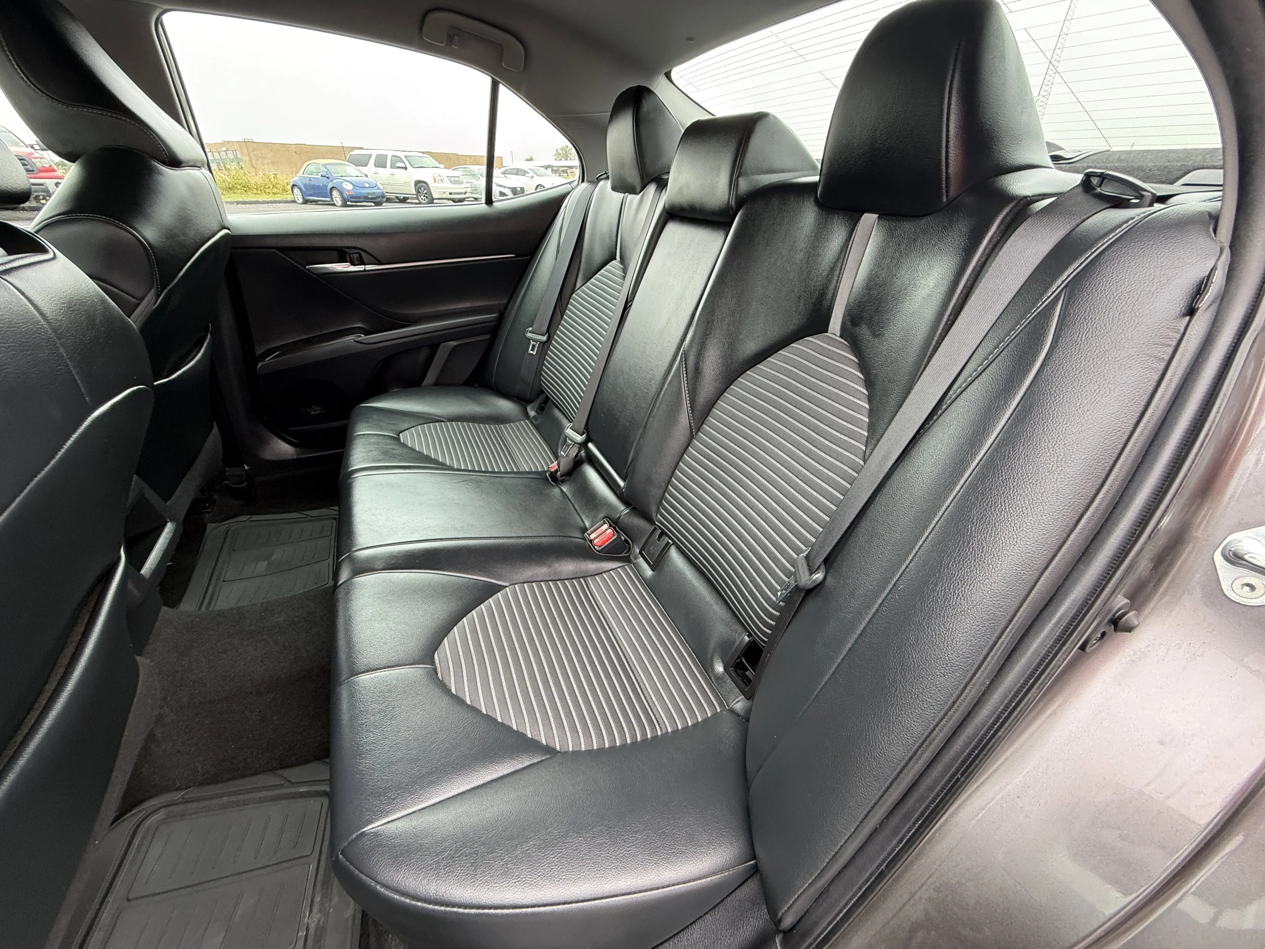 2021 Toyota Camry SE photo 13