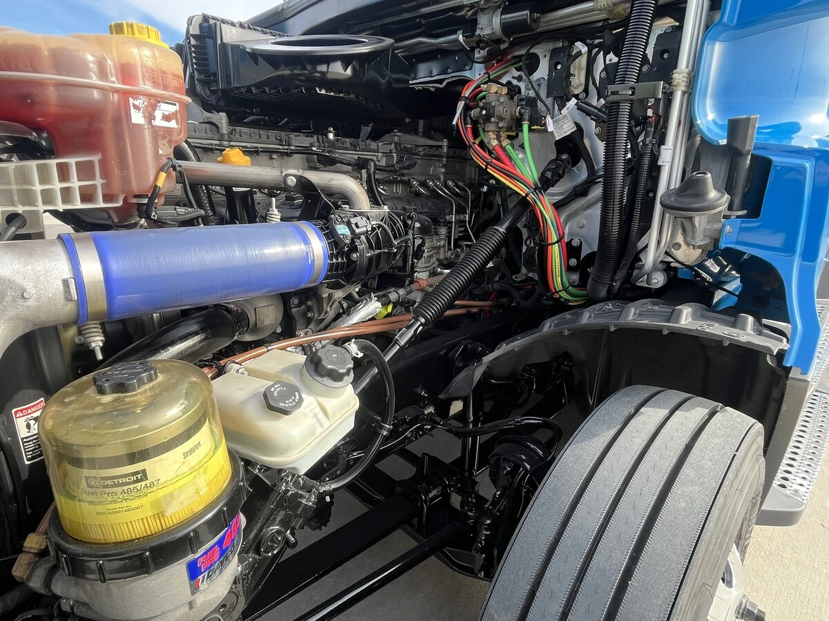 2022 Freightliner Cascadia - image 11