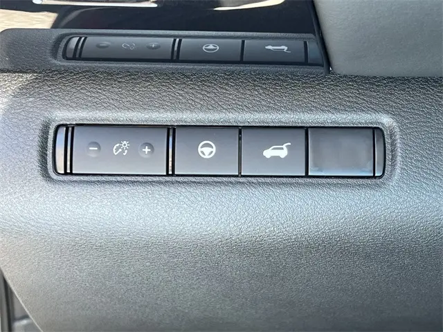 2025 Nissan Pathfinder SV photo 11