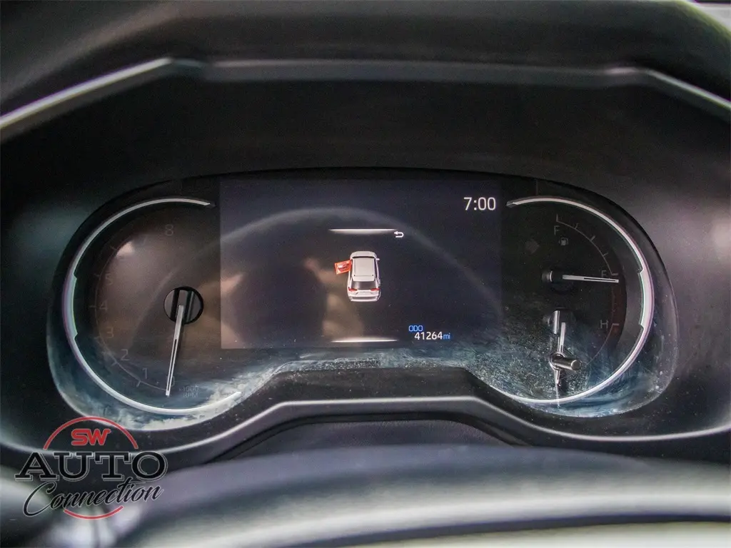 2024 Toyota RAV4 LE photo 21