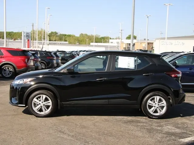 Used 2024 Nissan Kicks S with VIN 3N1CP5BV3RL572665 for sale in Kansas City