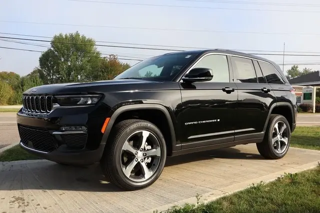 2025 Jeep Grand Cherokee Limited photo 6