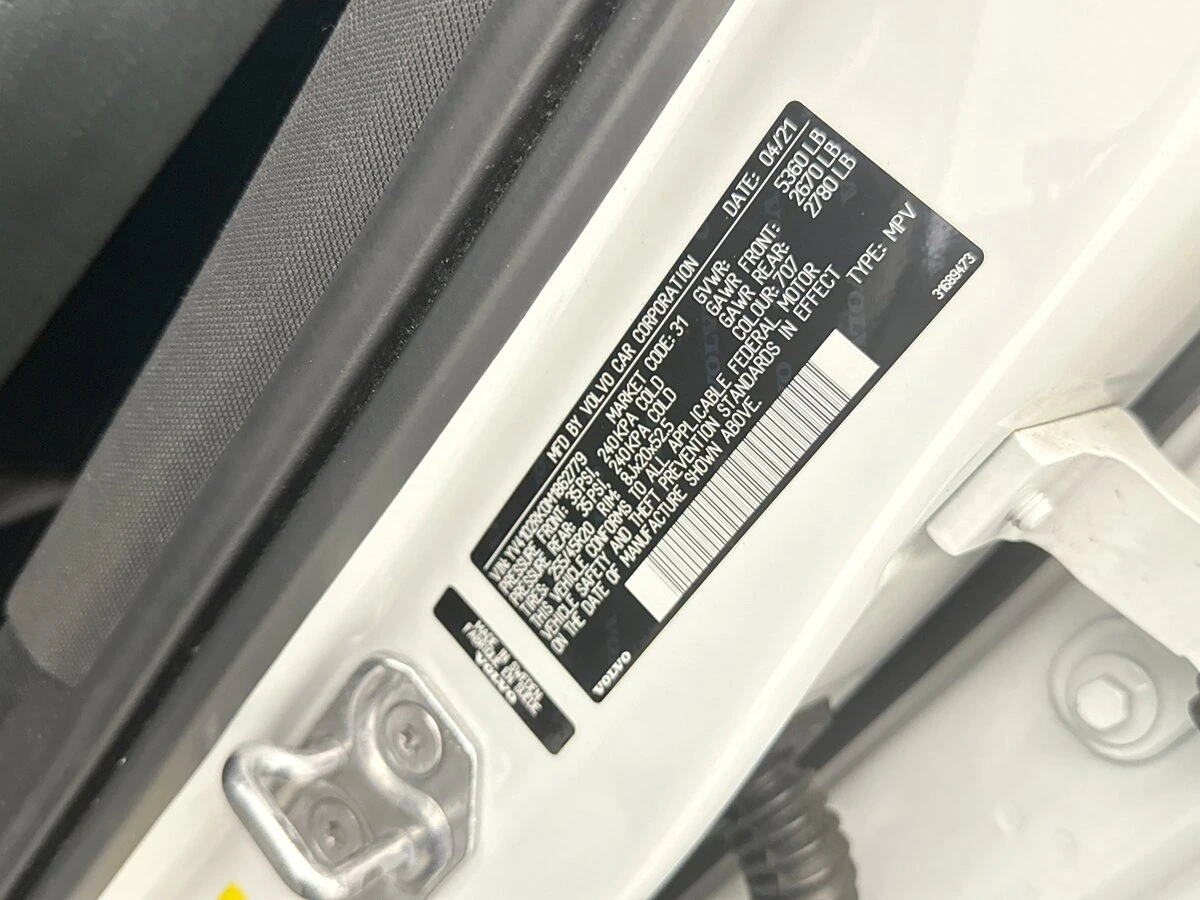 2021 Volvo - image 11