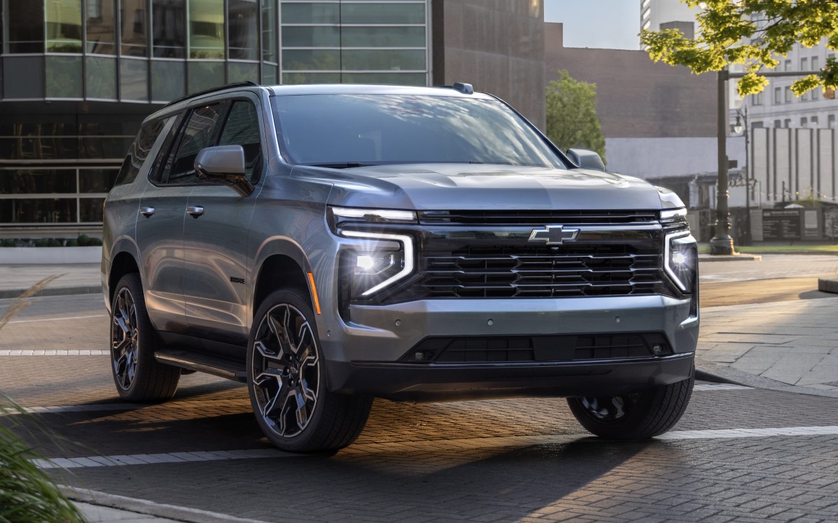 2025 Chevrolet Tahoe Exterior Passenger Side Front Angle