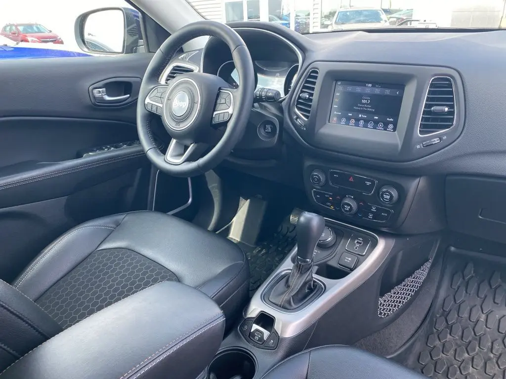2018 Jeep Compass Latitude photo 4
