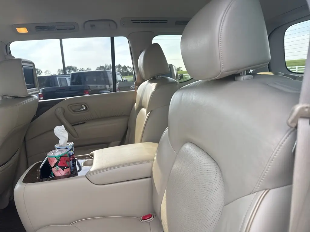 2016 Infiniti QX80 Base photo 9