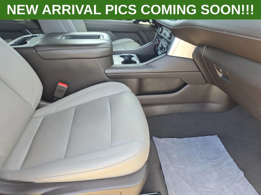 2024 Chevrolet Suburban LT - Photo 10