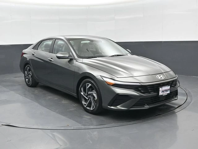 2024 Hyundai Elantra 2.0 Limited IVT's photo