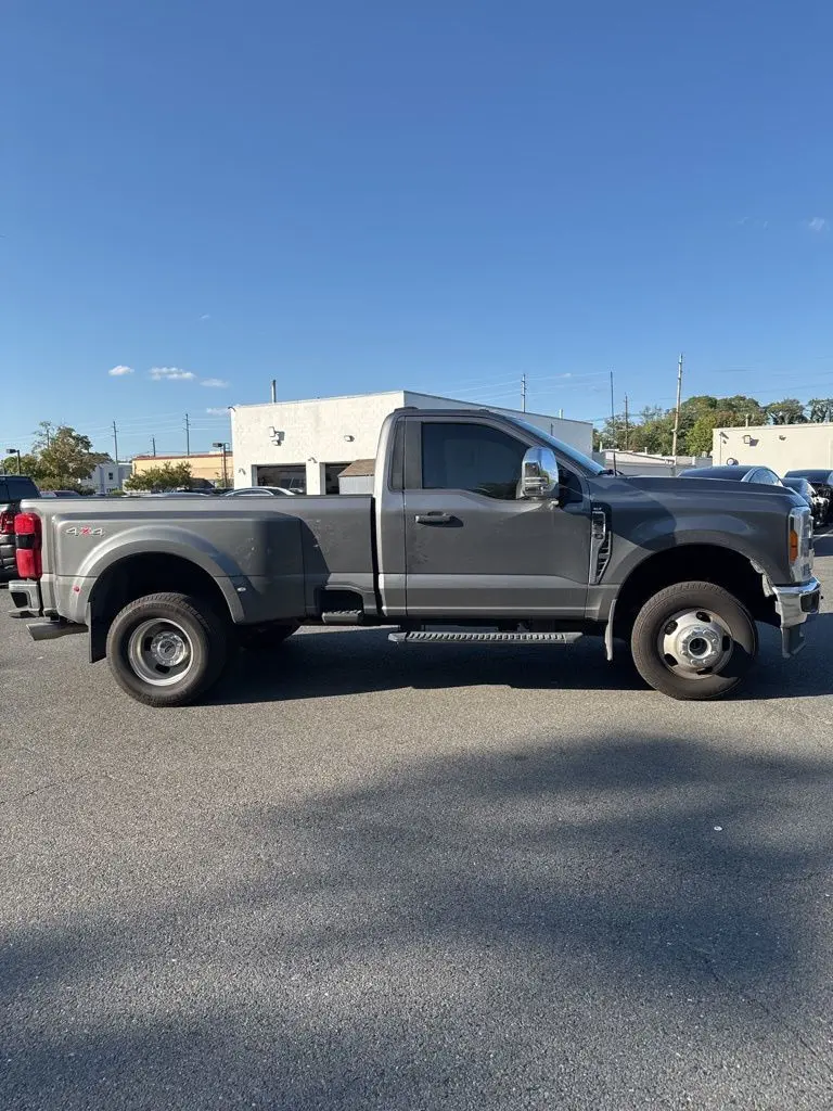 2023 Ford F-350 photo 5