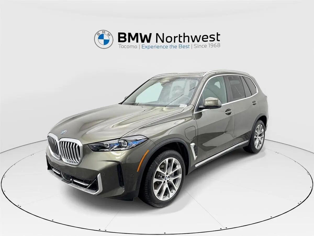 2026 BMW X5 50e's photo