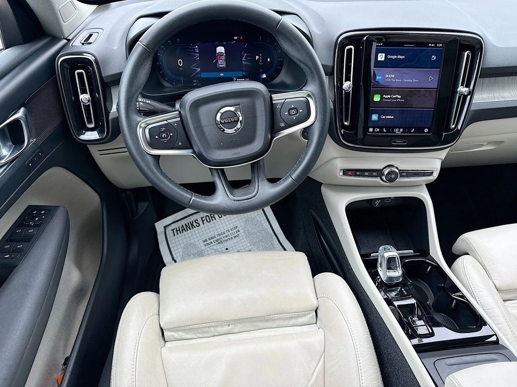 2023 Volvo XC40 Plus - Photo 17