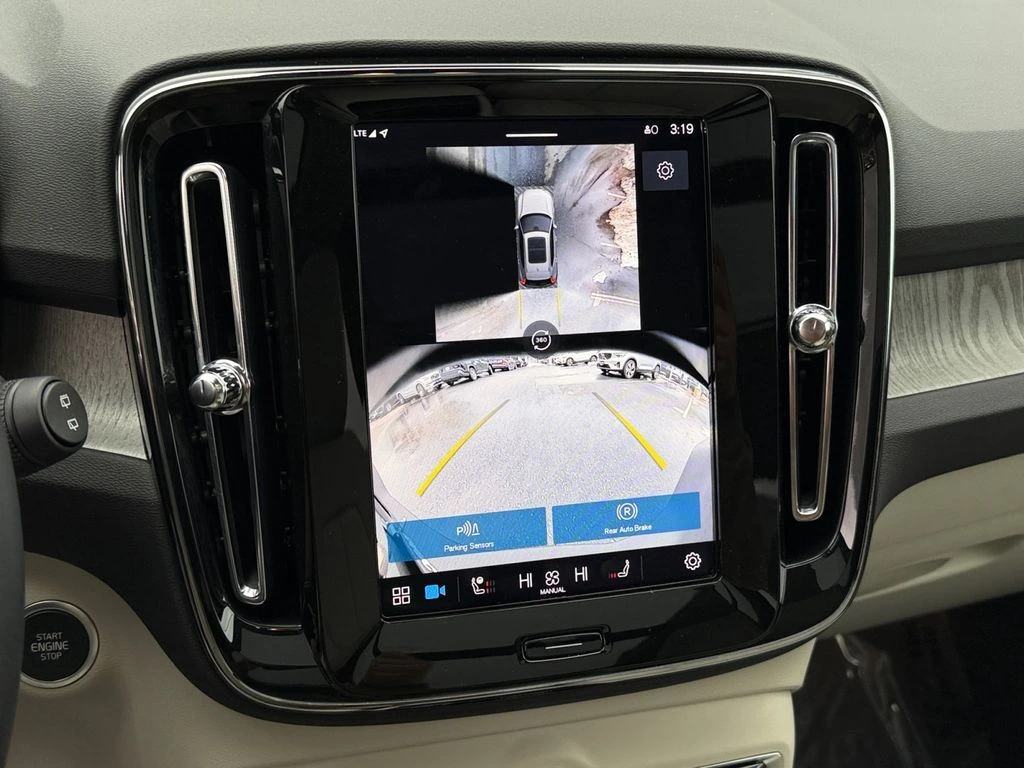 2025 Volvo - image 22