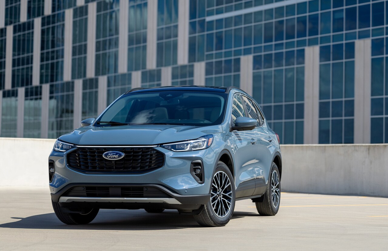 Kia Sportage vs. Ford Escape comparison image