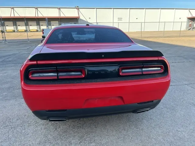 2020 Dodge Challenger SXT photo 3