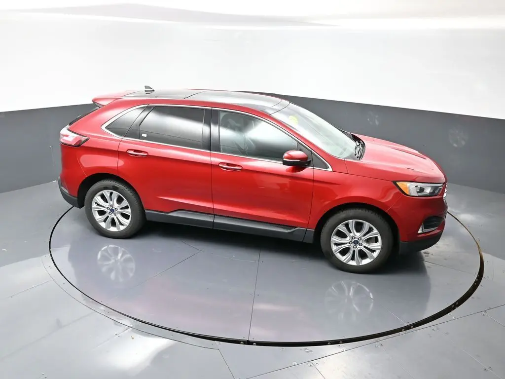 2021 Ford Edge Titanium photo 35
