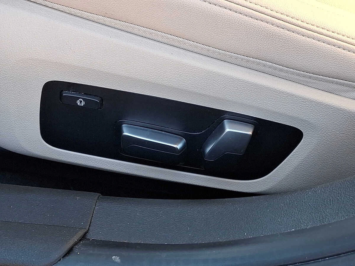 2019 BMW 3 Series 330i - Photo 11