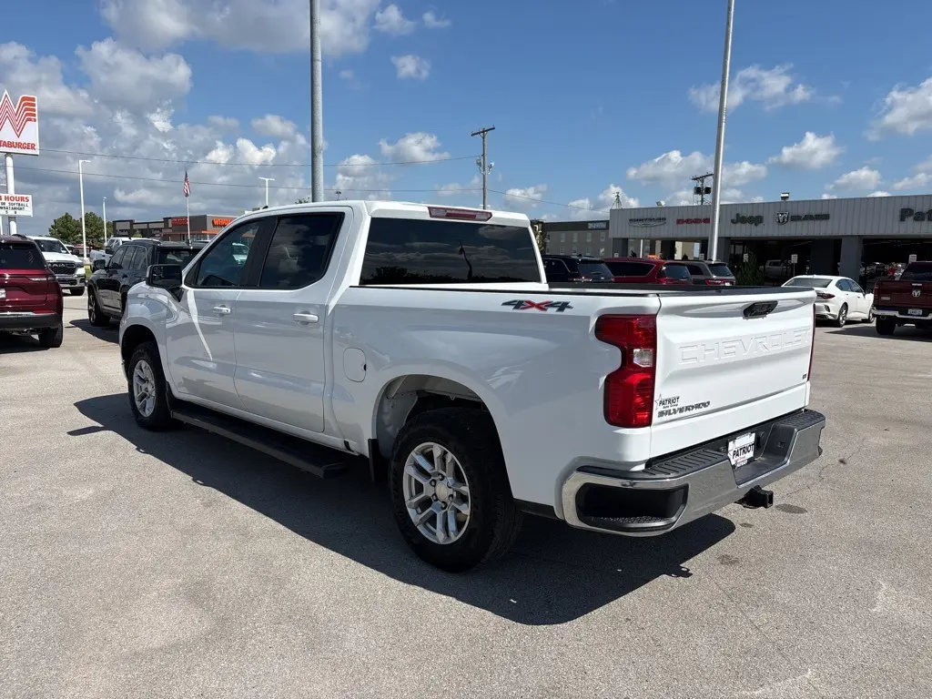 2023 Chevrolet Silverado 1500 LT1 photo 6