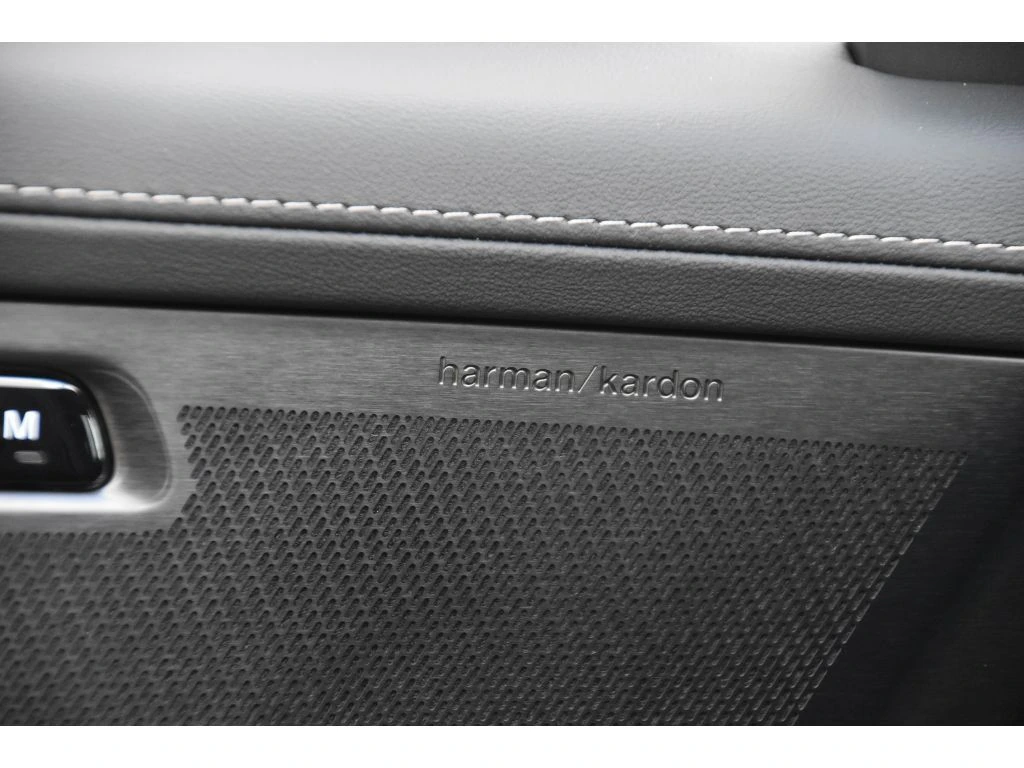 2026 Volvo - image 27