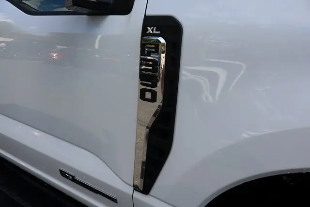 2026 Ford F-350 photo 18