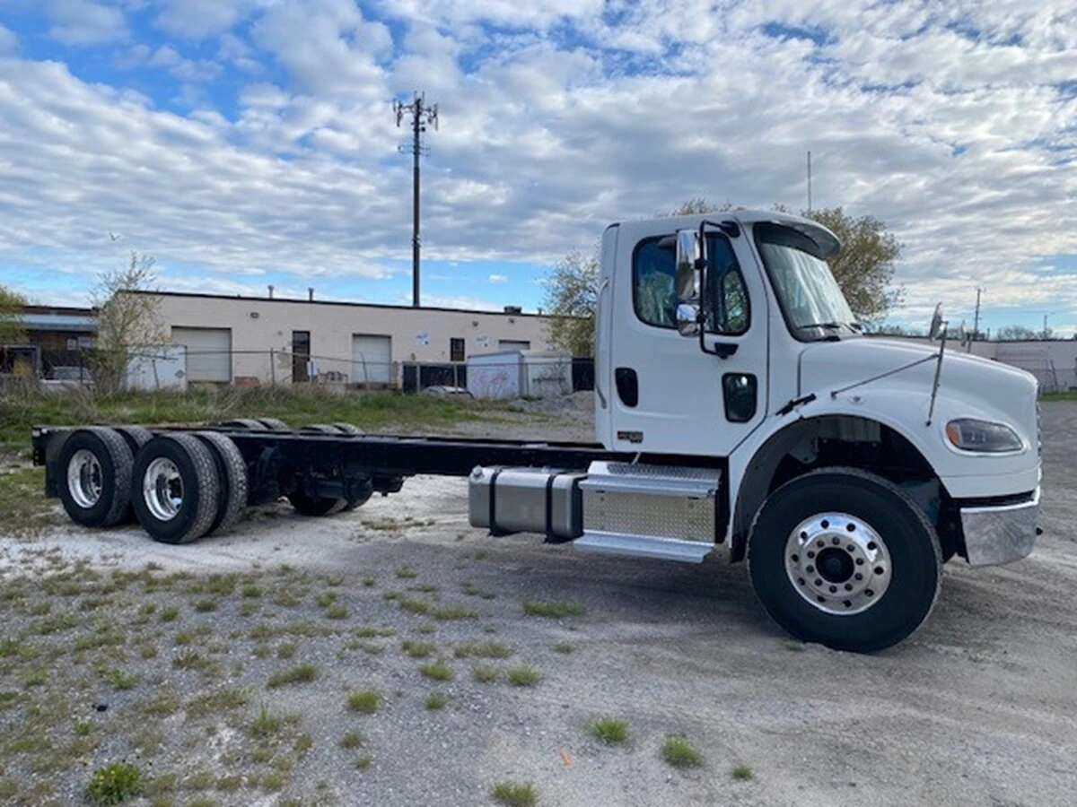 2027 Freightliner M2 106 — photo 7