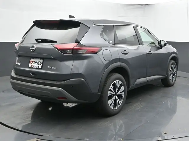 2023 Nissan Rogue SV photo 4