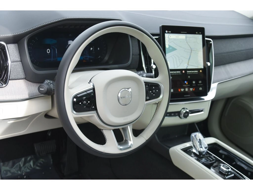 2026 Volvo - image 10