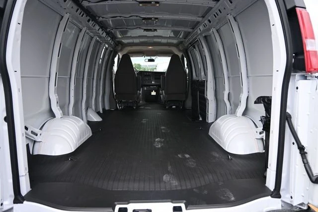2026 Chevrolet Express Cargo Work Van - Photo 12