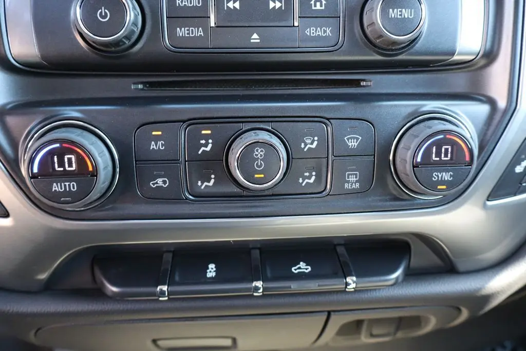 2015 Chevrolet Silverado LT photo 20