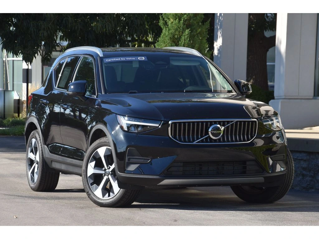 2025 Volvo - image 1