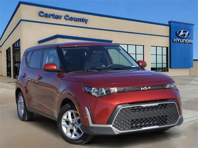2025 Kia Soul LX's photo